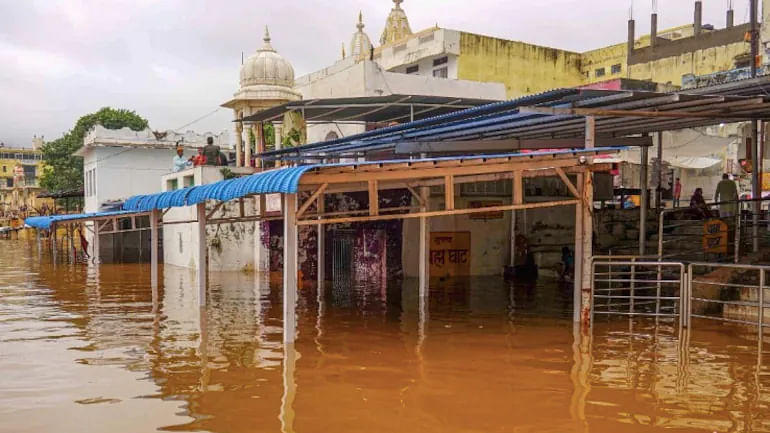 States across India are experiencing heavy rains and flood-like situations.