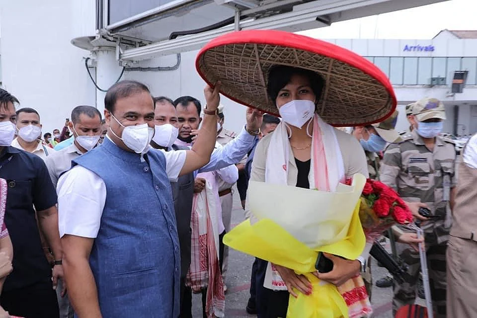 Photos: Friends And Family Celebrate the Return Of India's Olympic Stars