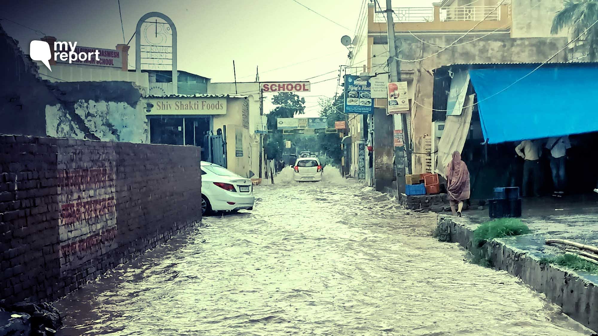 <div class="paragraphs"><p>Zirakpur remains clogged as rains lash Punjab.</p></div>