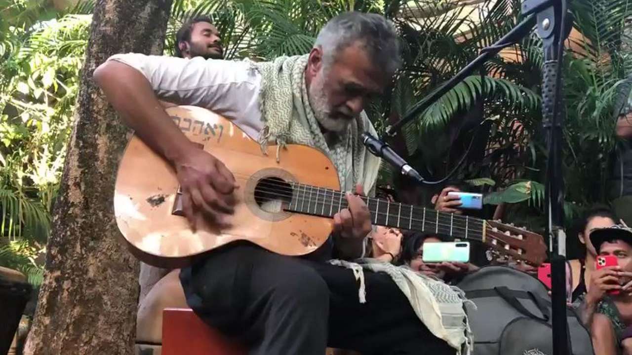 <div class="paragraphs"><p>Lucky Ali singing at an impromptu concert in Goa.</p></div>
