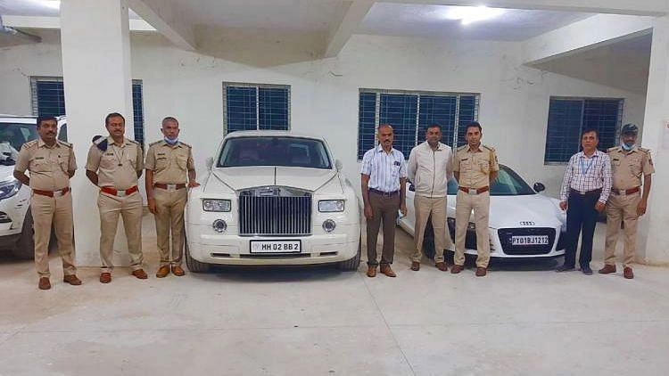 <div class="paragraphs"><p>A Rolls Royce car was seized along with 16 other high-end vehicles on Sunday, 22 August in Bengaluru for plying without valid documents.</p></div>