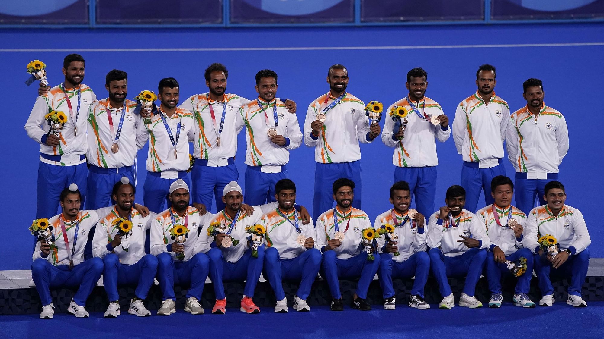 <div class="paragraphs"><p>Watch as the Indian men's hockey team receive their bronze medals at the Tokyo Olympics.</p></div>