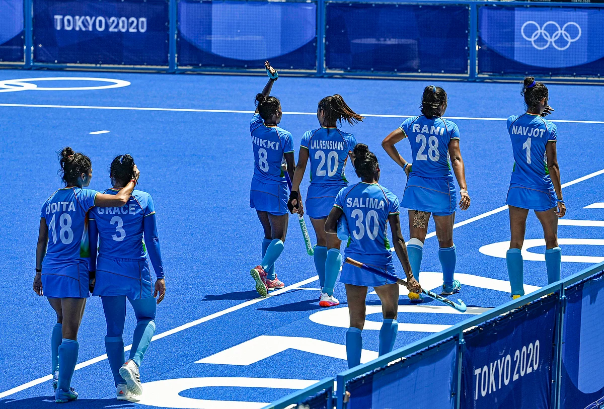 <div class="paragraphs"><p> Indian players wave at supporters after their women's field hockey bronze medal match against Great Britain, at the 2020 Summer Olympics, in Tokyo.</p></div>