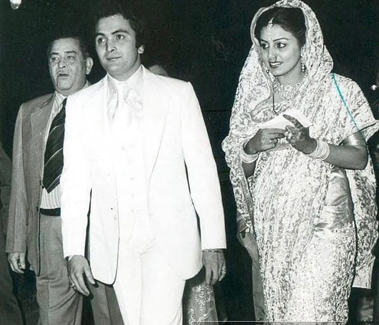 <div class="paragraphs"><p>Rishi Kapoor and Neetu Singh on their wedding day.</p></div>