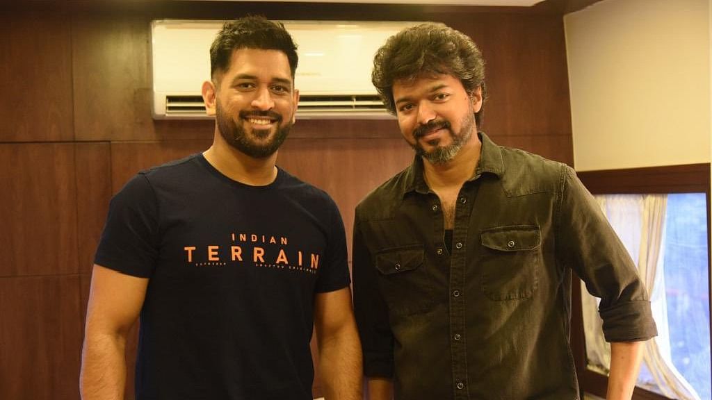 <div class="paragraphs"><p>MS Dhoni and Thalapathy Vijay meet on the sets of beast in Chennai</p></div>
