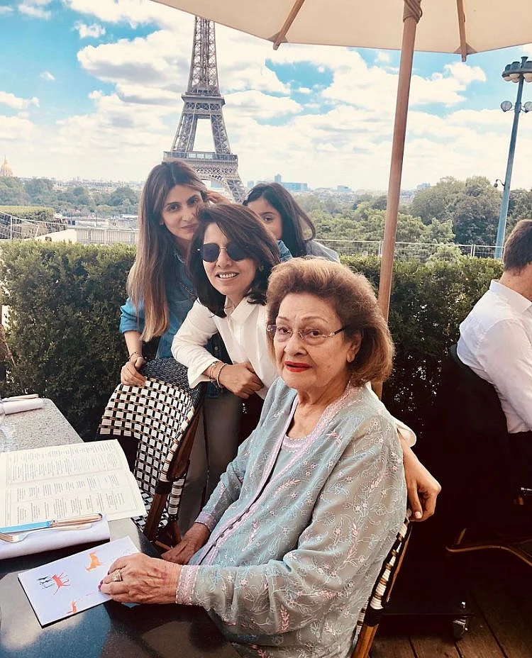 <div class="paragraphs"><p>Neetu Singh Kapoor with daughter Riddhima and mother-in-law Krishna Raj.</p></div>
