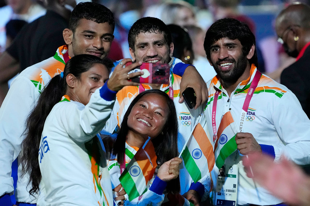 Neeraj Chopra, Bajrang Punia, Ravi Kumar Dahiya attended the closing ceremony of the Tokyo Olympics 2020. 