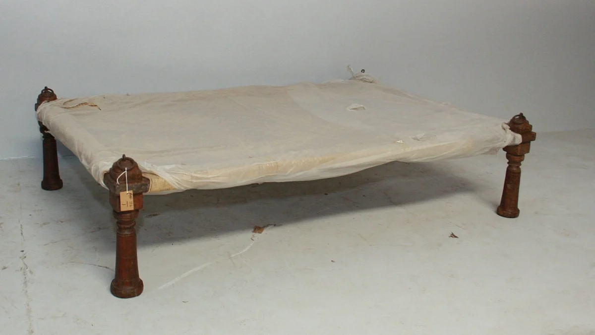 New Zealand site Sells Charpai as ‘Vintage Indian Bed’ for Rs 41,000