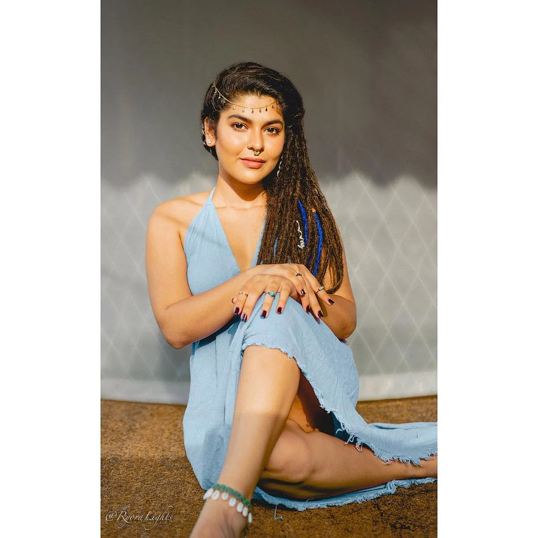 <div class="paragraphs"><p>Nidhi Bhanushali making a comeback with <em>Bigg Boss 15</em>?</p></div>