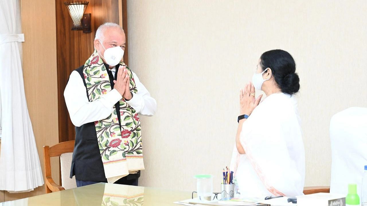 <div class="paragraphs"><p>Former Goa Chief Minister and Congress leader, Luizinho Faleiro, meets Trinamool Congress supremo and West Bengal Chief Minister, Mamata Banerjee, ahead of his induction into the Trinamool Congress.</p></div>