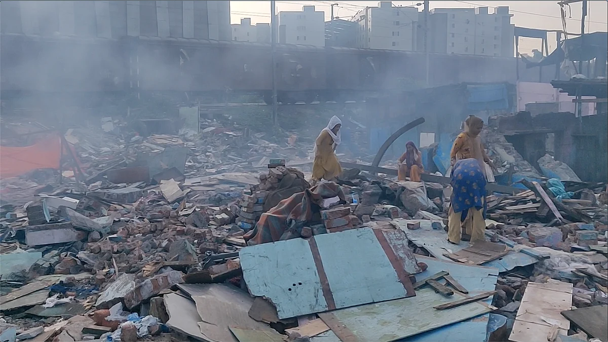 <div class="paragraphs"><p>A razed Milan Nagar slum near railway line in Surat</p></div>