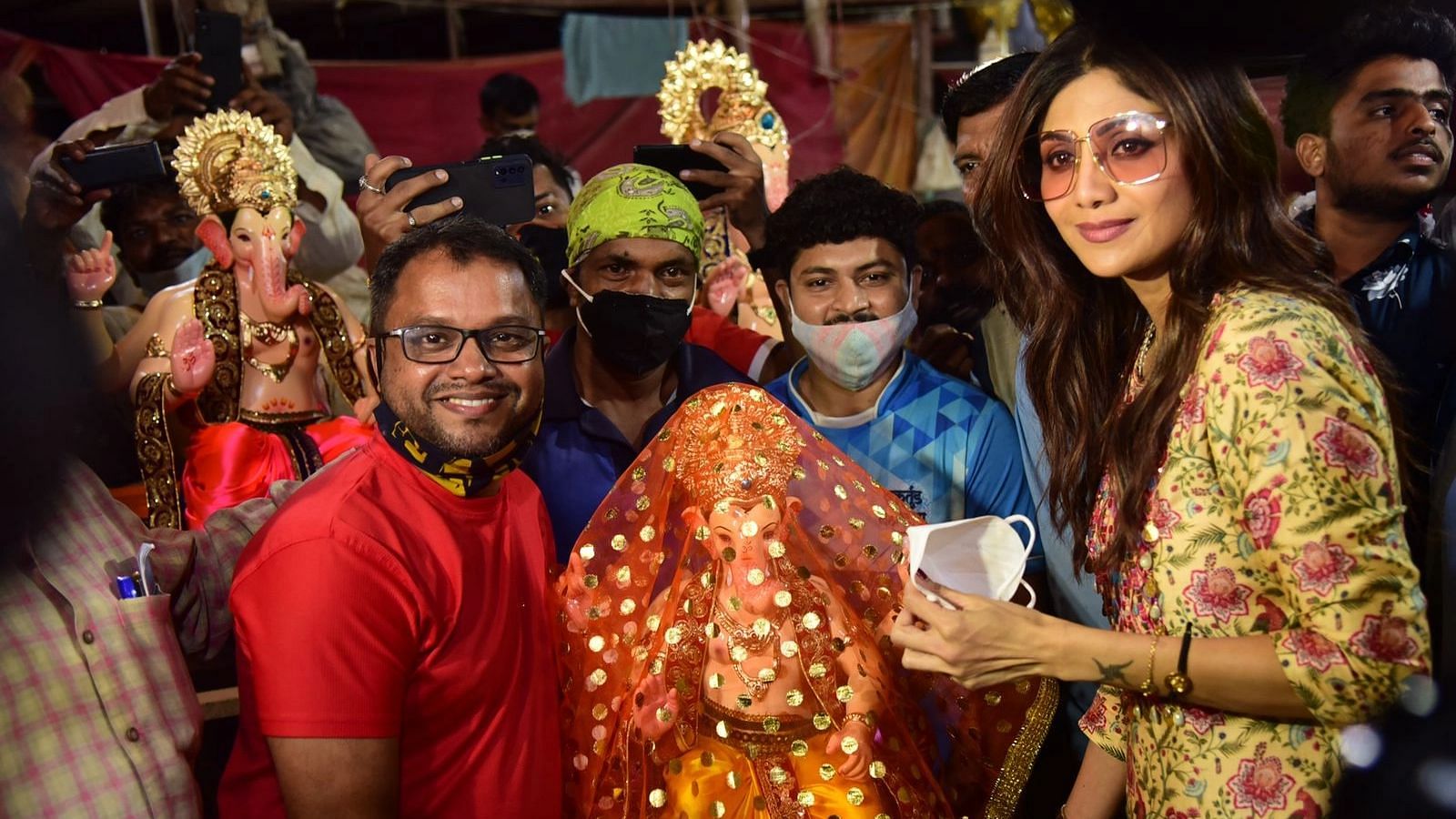 <div class="paragraphs"><p>Shilpa Shetty welcomes Lord Ganesha to her house ahead of Ganesh Chaturthi.&nbsp;</p></div>