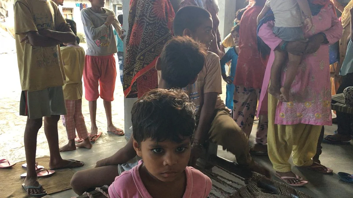 <div class="paragraphs"><p>Back in Daksh's home the family is worried about the health of all kids.</p></div>