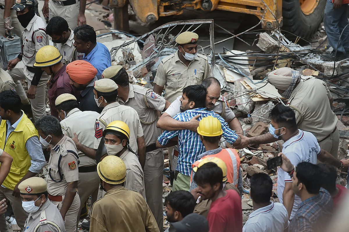 <div class="paragraphs"><p>Rescue Operation Underway after a building collapsed at Sabji Mandi area in New Delhi on Monday.</p></div>