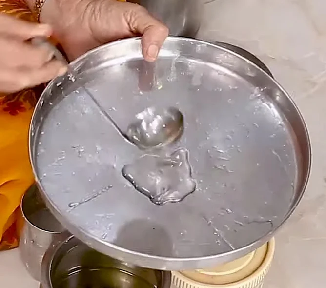 <div class="paragraphs"><p>You need to grease it so that the batter doesn’t stick.</p></div>