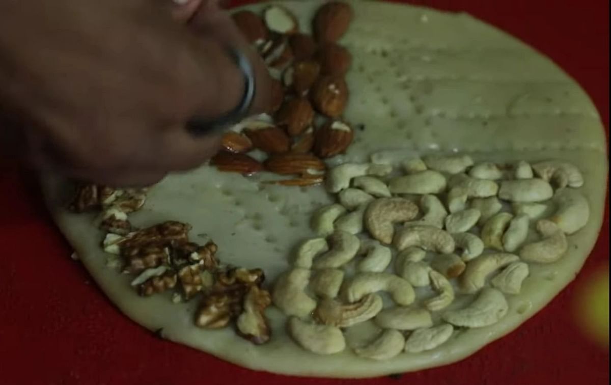 Here's how you can make Meerut's famous Shahi Sheermal.