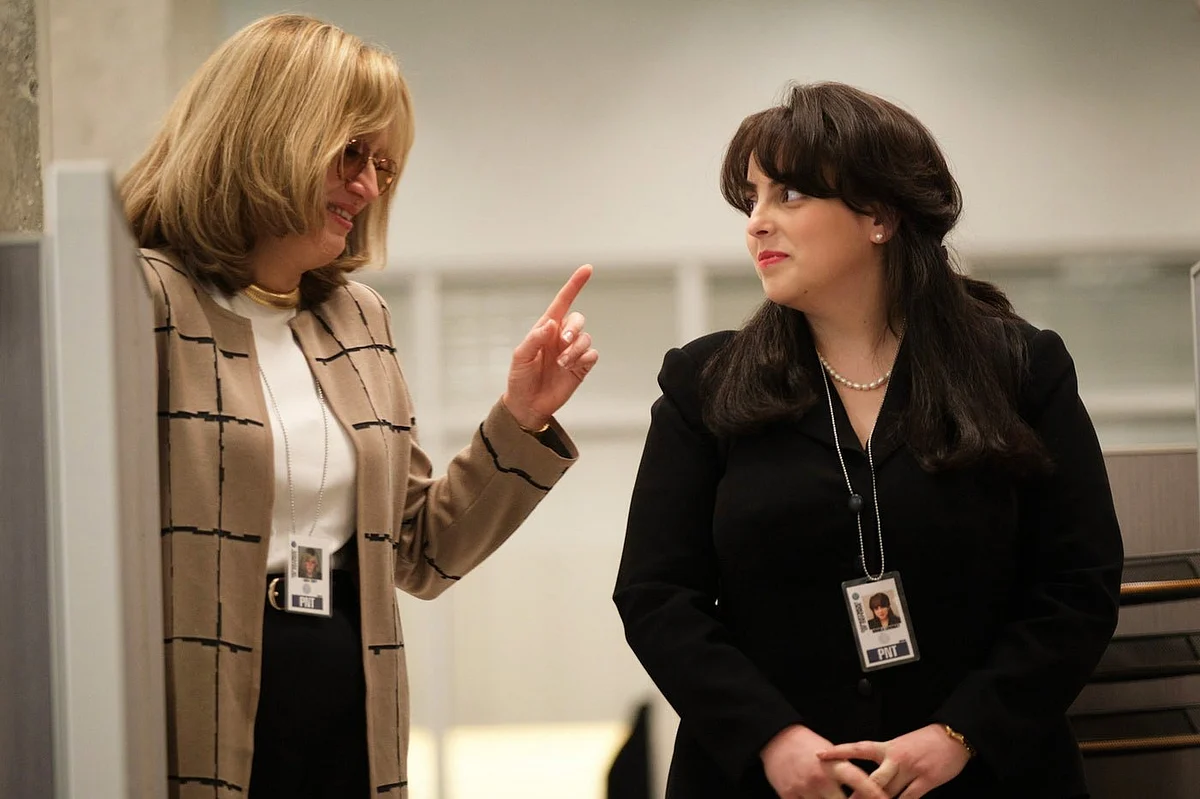<div class="paragraphs"><p>Sarah Paulson and Beanie Feldstein in a still from <em>Impeachment: American Crime Story.</em></p></div>