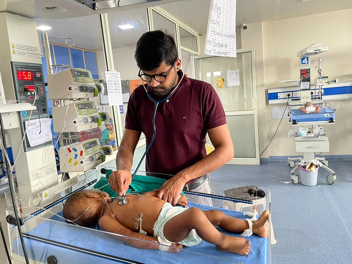 <div class="paragraphs"><p>This is Dr Abhinav Tomar treating one year old Daksh in Aastha Hospital in Baghpat.</p></div>