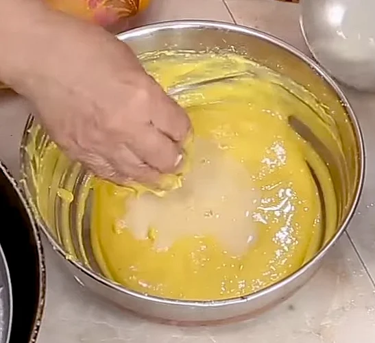 <div class="paragraphs"><p>Whisk it well.</p></div>