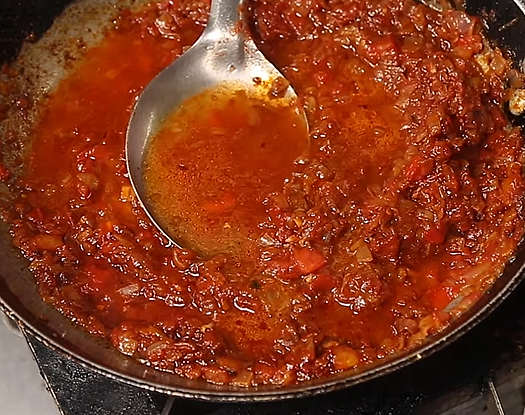 <div class="paragraphs"><p>Mix it well and sauté the masala properly.</p></div>