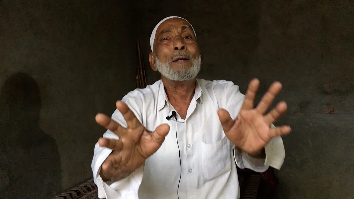 <div class="paragraphs"><p>Salim here is pleading that his sons be shifted to a jail closer to his home so he can visit them more regularly.</p></div>