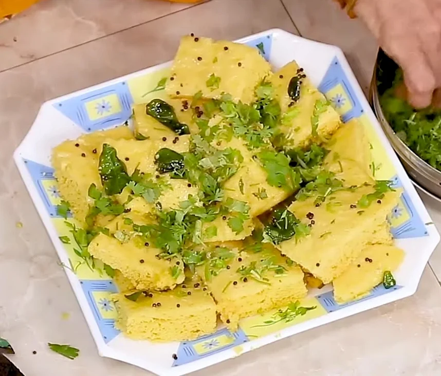 <div class="paragraphs"><p>Garnish with coriander leaves and serve.</p></div>