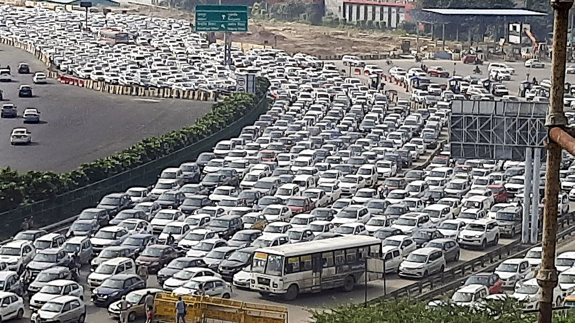 <div class="paragraphs"><p>Traffic jam at Delhi-Gurugram border.</p></div>