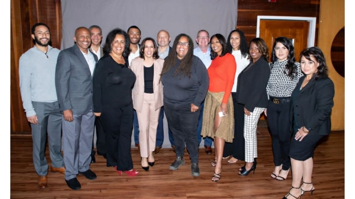 <div class="paragraphs"><p>Kamala Harris and Carole Porter with family and friends in 2019.</p></div>