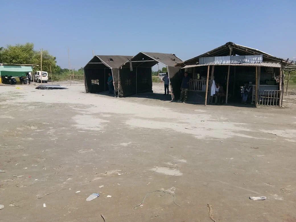 <div class="paragraphs"><p>Waiting area for passengers. </p></div>