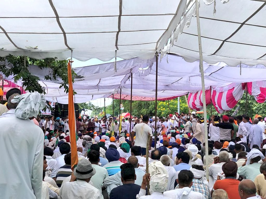 <div class="paragraphs"><p>A large number of farmers have collected in Karnal.</p></div>