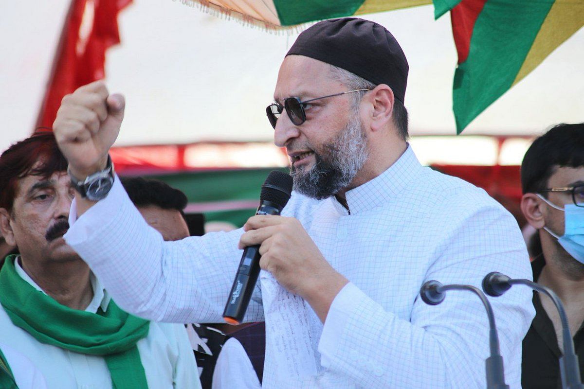 <div class="paragraphs"><p>Asaduddin Owaisi addressed a rally in Sultanpur during his visit to Uttar Pradesh.</p></div>