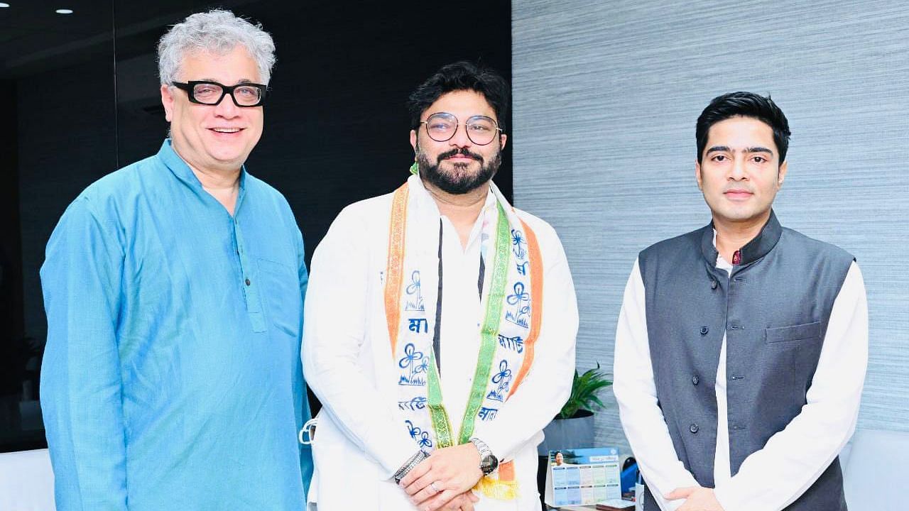 <div class="paragraphs"><p>Former Union Minister and sitting Member of Parliament Babul Supriyo, on Saturday, 18 September, joined the Trinamool Congress (TMC).</p></div>