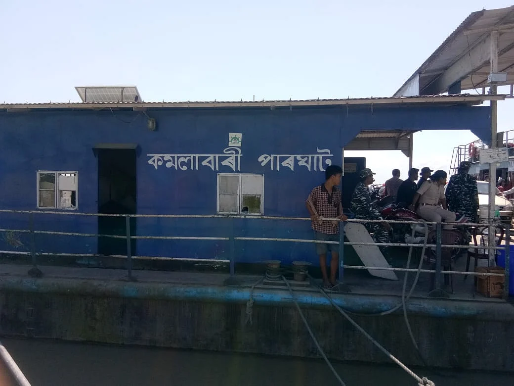 <div class="paragraphs"><p>Old and damaged ferries. </p></div>