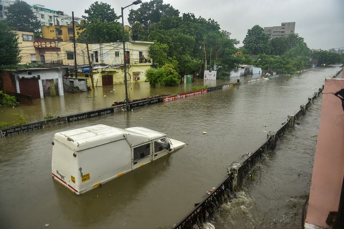 <div class="paragraphs"><p>A partially submerged vehicle due to waterlogging following heavy rains in Lucknow, 16 September.</p></div>