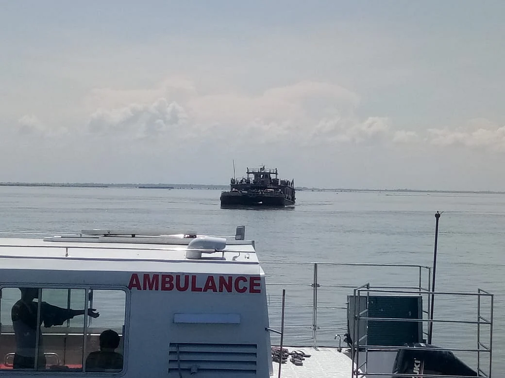 <div class="paragraphs"><p>The ferry about to reach the ghat. </p></div>
