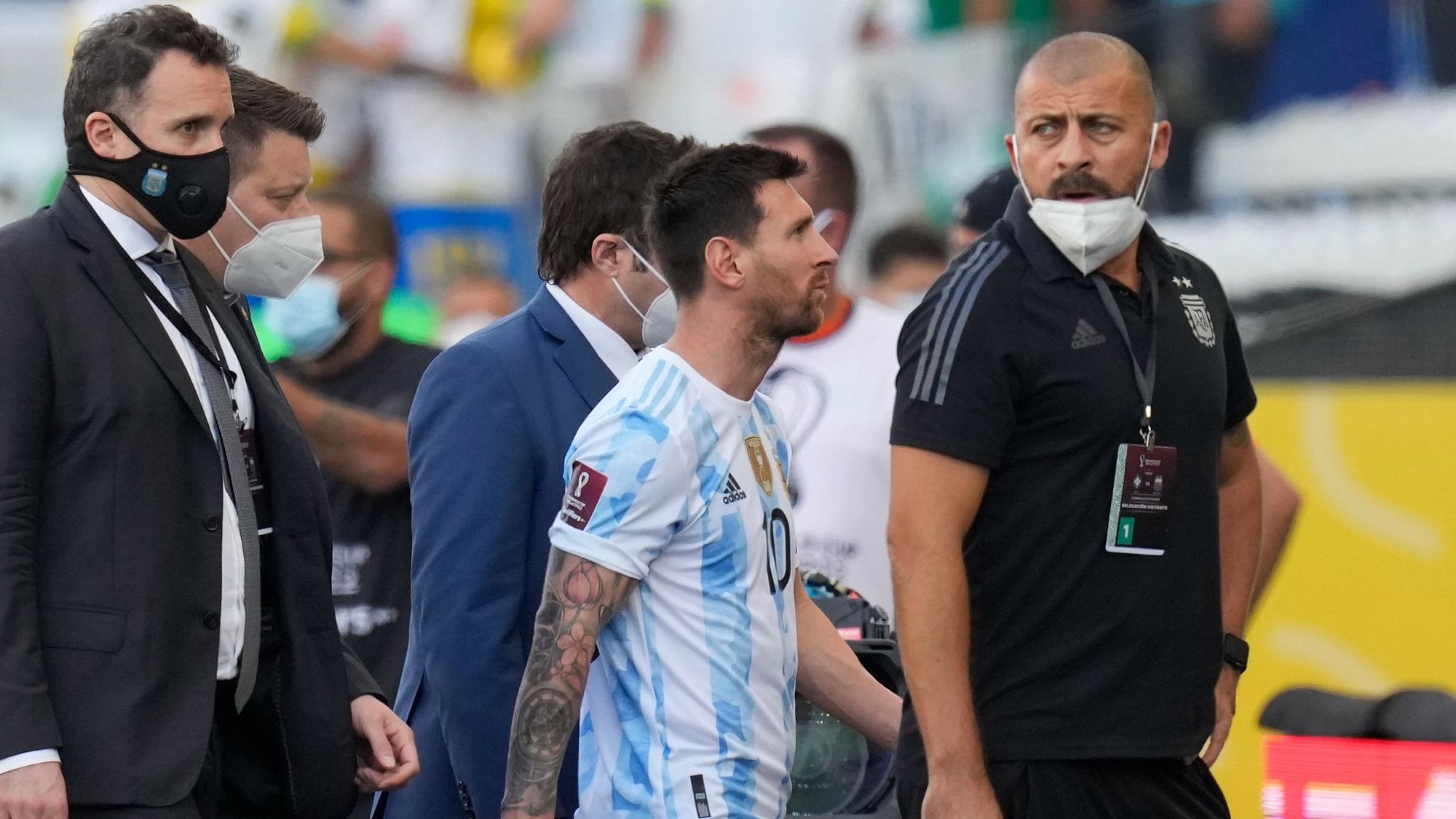 <div class="paragraphs"><p>Lionel Messi walks off at Corinthians Arena after the Brazil vs Argentina match was suspended.&nbsp;</p></div>