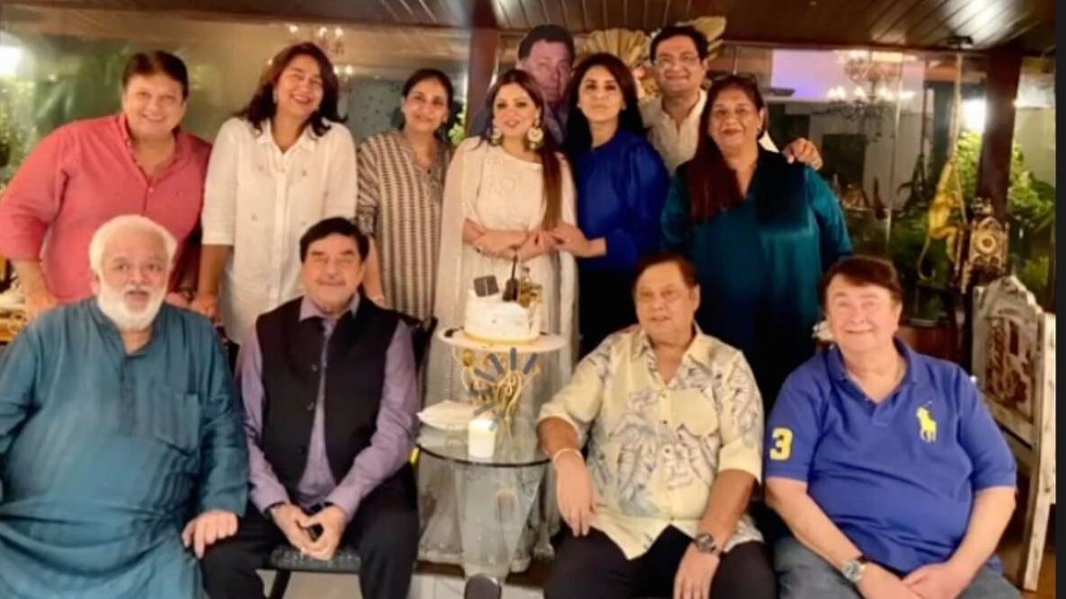 <div class="paragraphs"><p>Neetu Kapoor hosted a party on Rishi Kapoor's 69th birth anniversary.&nbsp;</p></div>