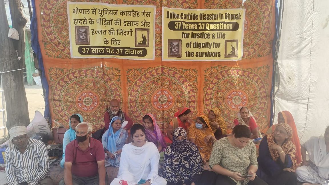 <div class="paragraphs"><p>To commemorate the 37th anniversary of the Bhopal Union Carbide tragedy, four organisations consistent of survivors of the disaster launched a 37-day campaign for 'justice and a life of dignity' for the survivors on Tuesday. </p></div>