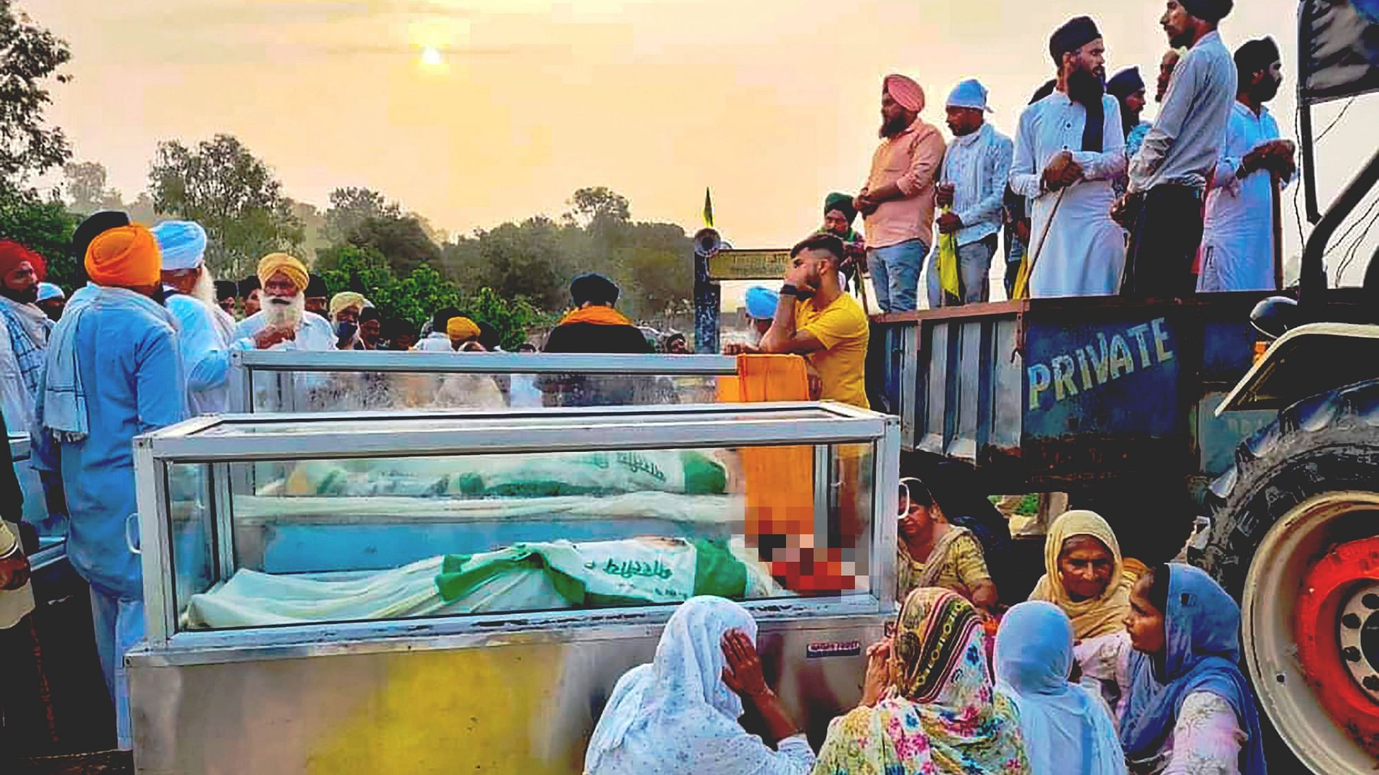 <div class="paragraphs"><p>Farmers with mortal remains of their family members who were killed in the violence in Lakhimpur Kheri.</p></div>