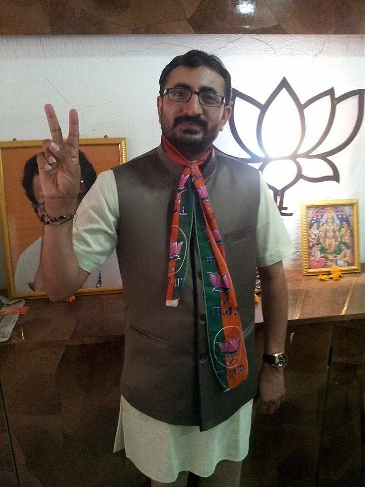 <div class="paragraphs"><p>Malik claimed that another person present at the NCB office was Manish Bhanushali, vice president of some wing of BJP.</p></div>