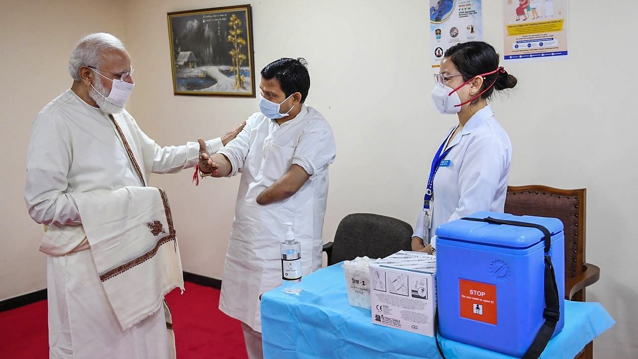 <div class="paragraphs"><p>Soon after the milestone was achieved, PM Modi paid a visit to a vaccination centre at Delhi's Dr Ram Manohar Lohia hospital</p></div>