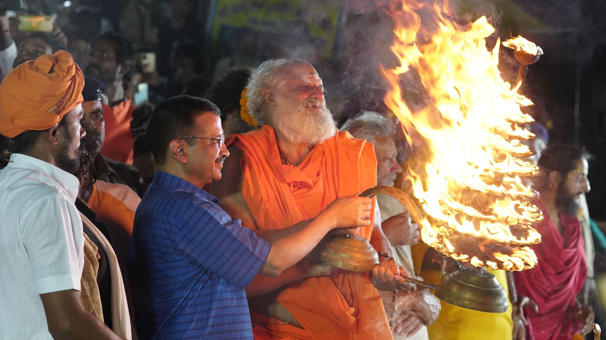 <div class="paragraphs"><p>Arvind Kejriwal takes part in Saryu aarti in Ayodhya.</p></div>