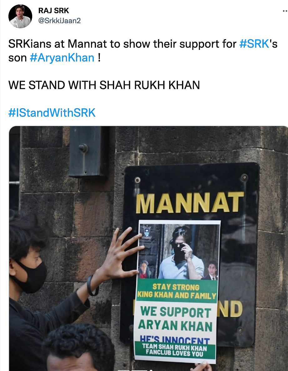 #IStandWithSRK Trends on Twitter as Fans Shower the Star With Support
