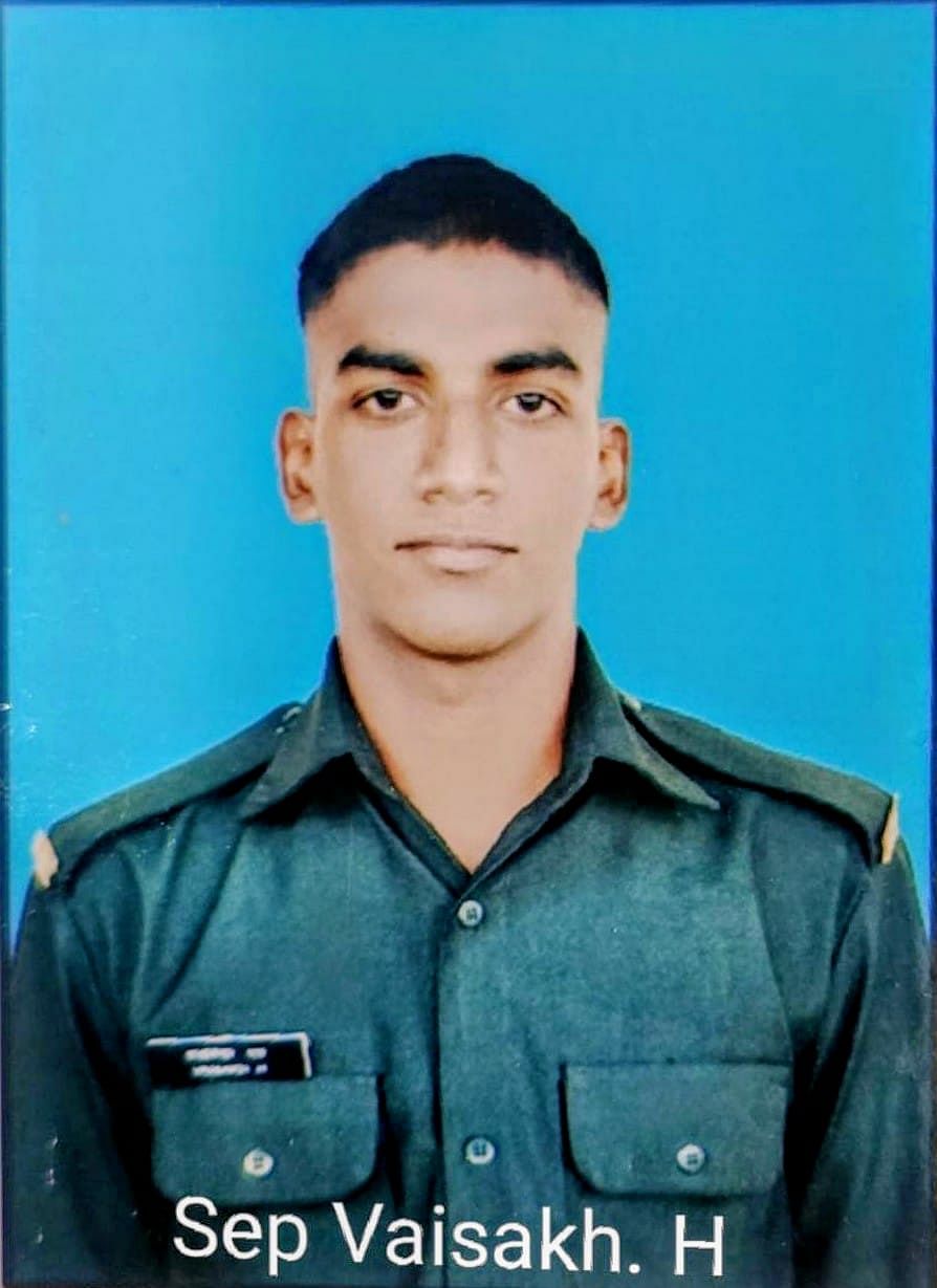 A New Father, a New Husband, a Sena Medallist: The 5 Army Men Killed in Poonch