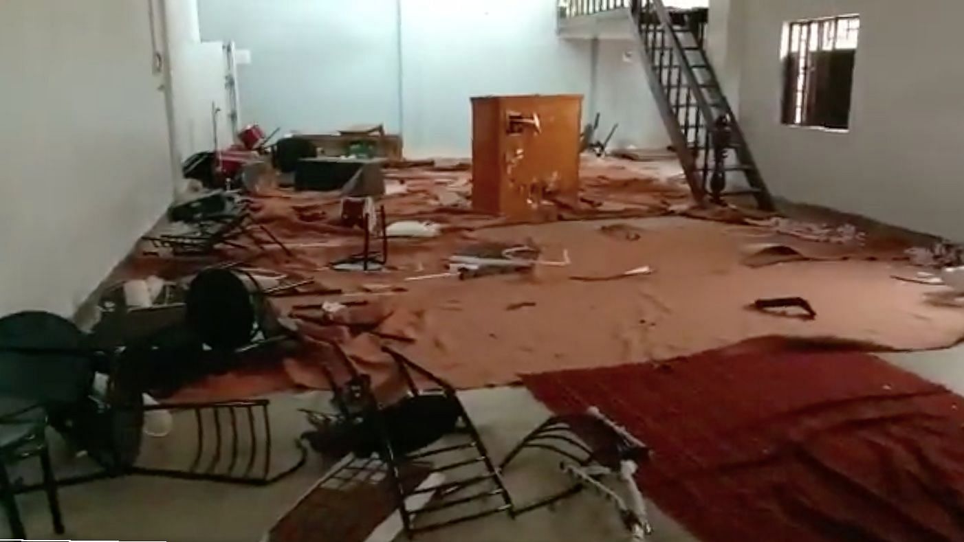 <div class="paragraphs"><p>A mob of over 200 unidentified persons, allegedly affiliated with local right-wing groups, vandalised a church in Roorkee on Sunday, 3 October.</p></div>