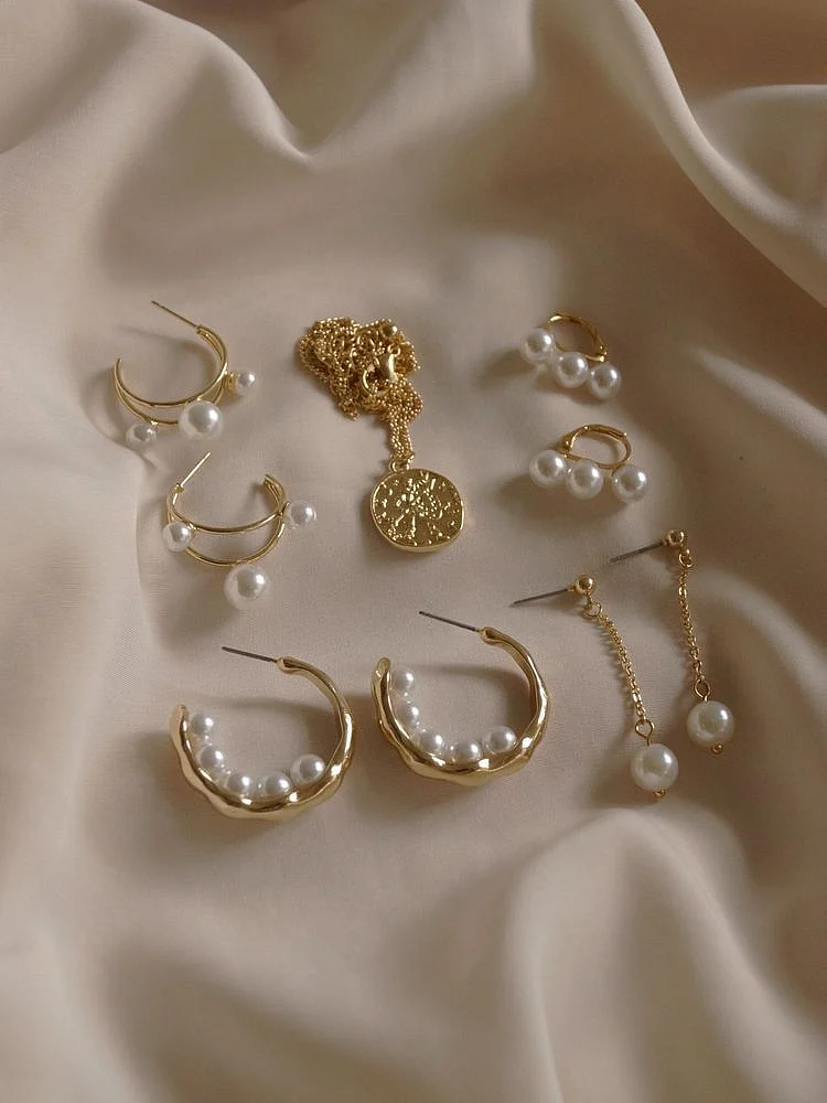 <div class="paragraphs"><p>Karva Chauth Gift Ideas for your wife</p></div>