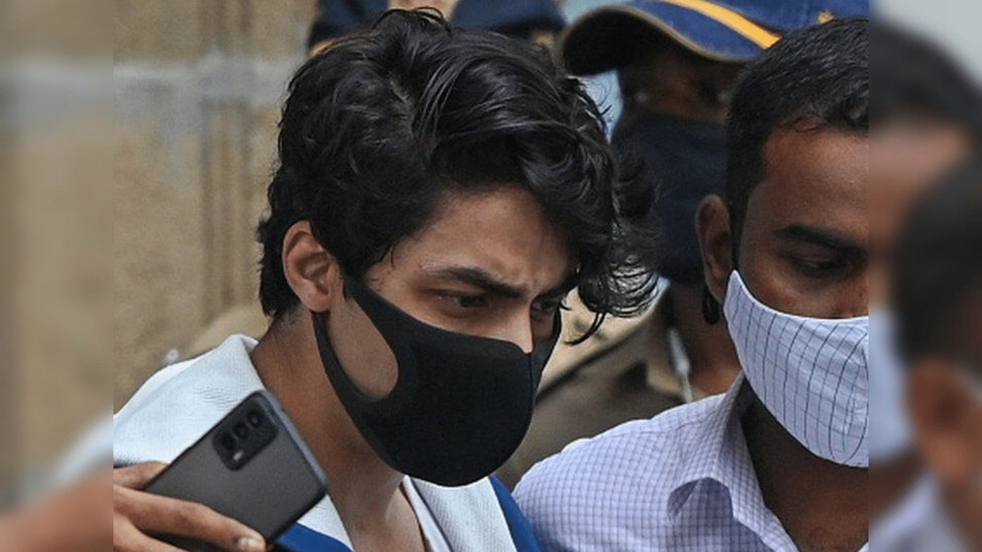 <div class="paragraphs"><p>Aryan Khan has filed a bail application at the Bombay HC. The hearing is on 26 October.</p></div>