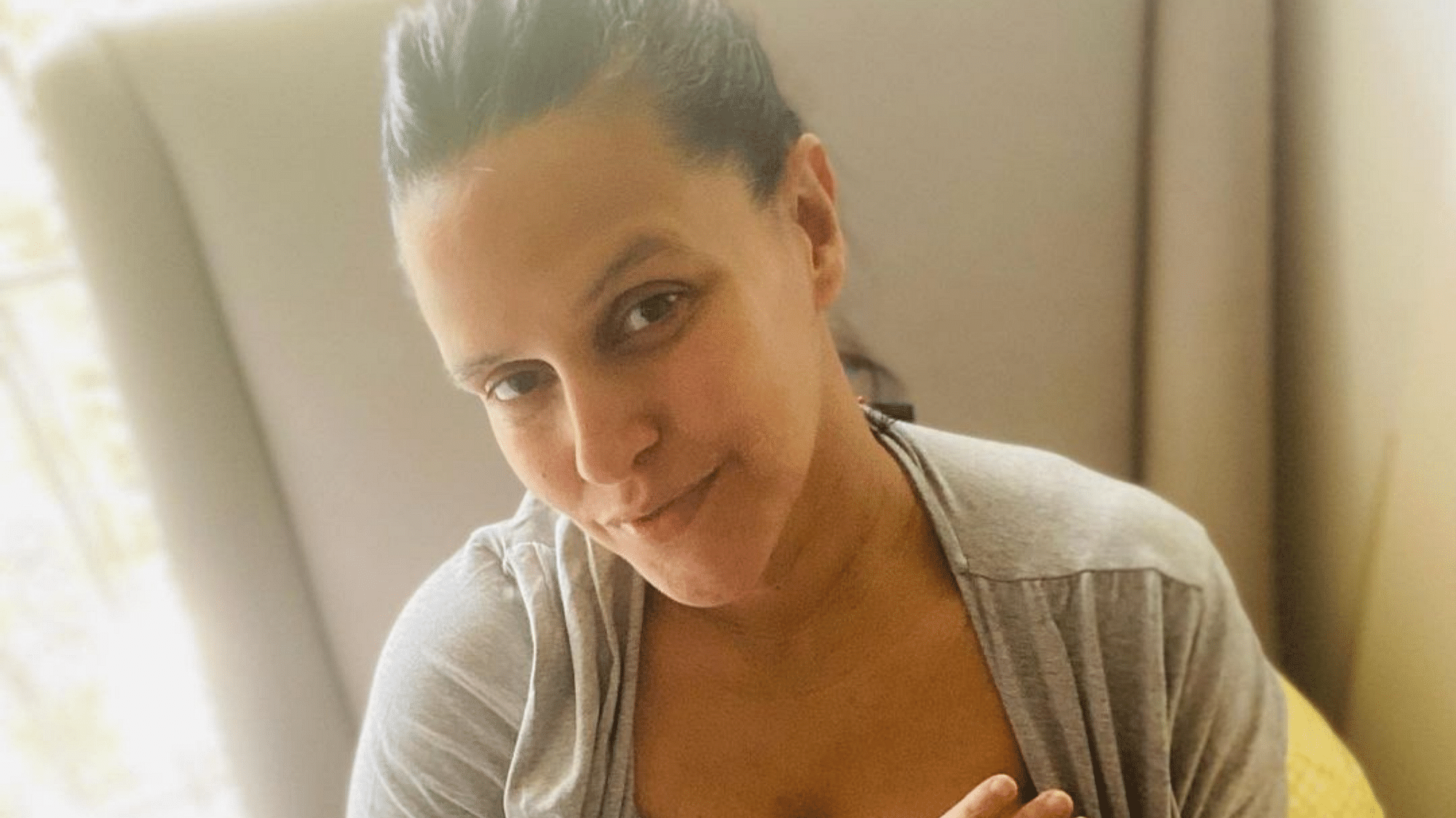 <div class="paragraphs"><p>Neha Dhupia shared a picture of breastfeeding her newborn son.</p></div>