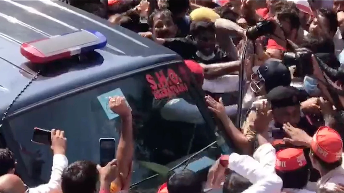 Akhilesh Yadav Detained From Outside Home, Prevented From Visiting Lakhimpur