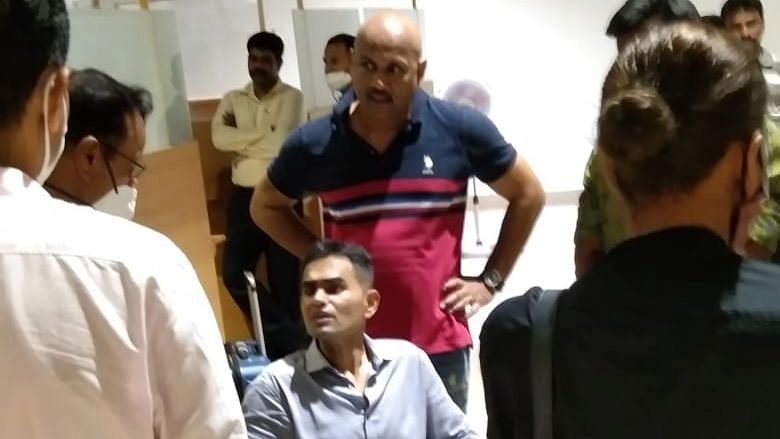 <div class="paragraphs"><p>A photo of NCB officer Sameer Wankhede with 'independent witness' KP Gosavi has surfaced.</p></div>